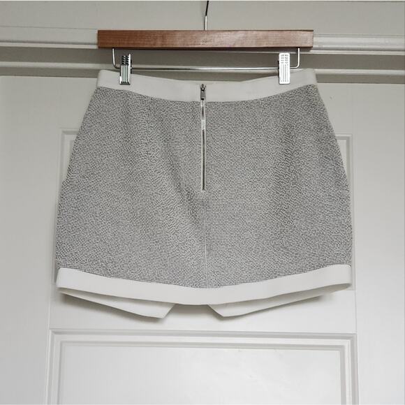Banana Republic Asymmetric Dressy Gray/White Square Textured Mini Skirt - Size 2 - Picture 4 of 7